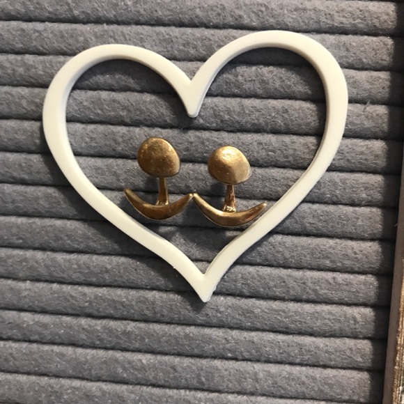 Jewelry - Matte gold color anchor earrings